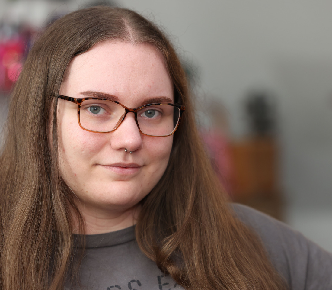 Picture of woman (Hollie) wearing glasses