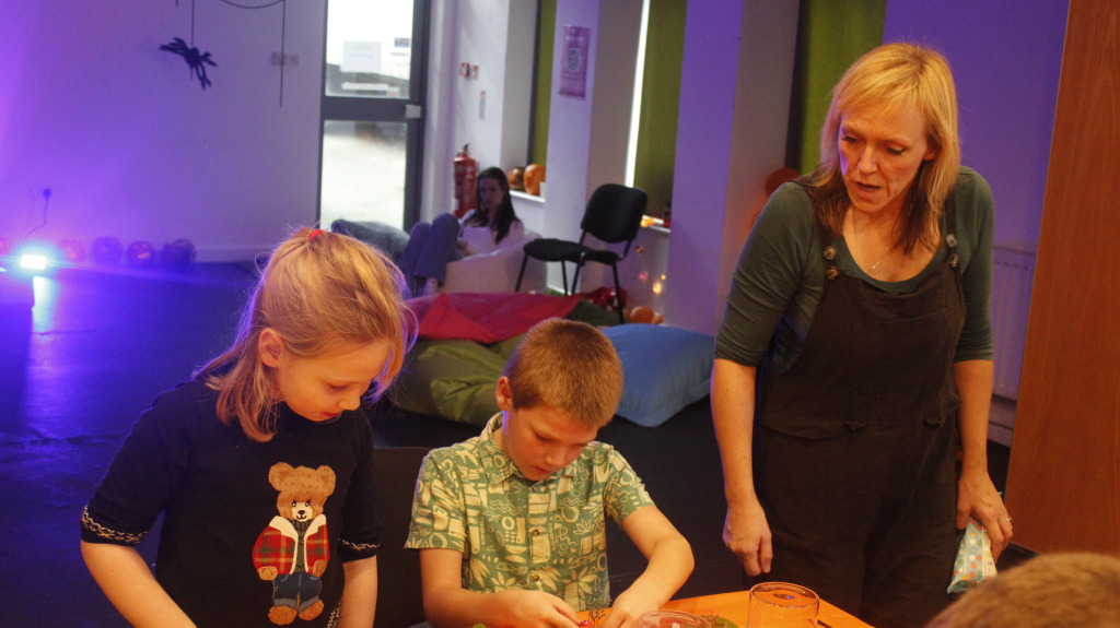 Chris Beaumont supporting children's session