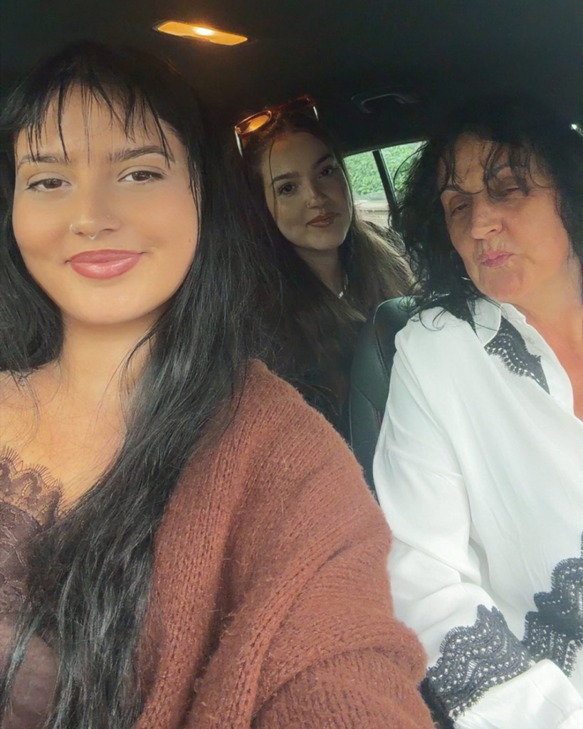 Poppy her mum and sister