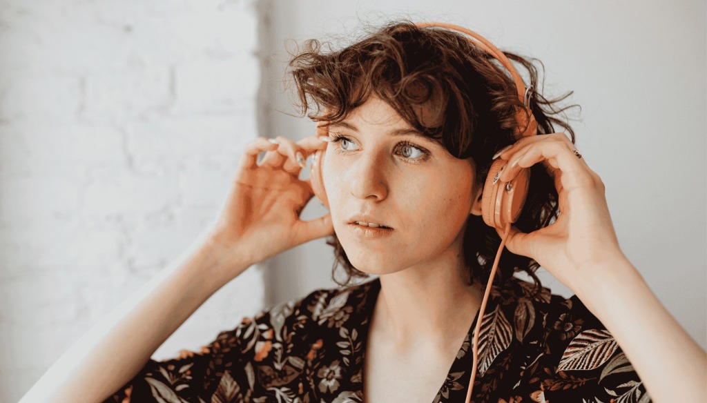 Woman wit headphones on